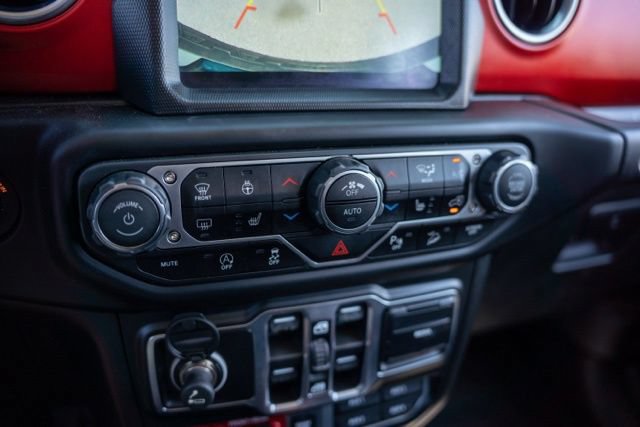 Used 2018 Jeep Wrangler Unlimited Rubicon AWD/4WD image 23