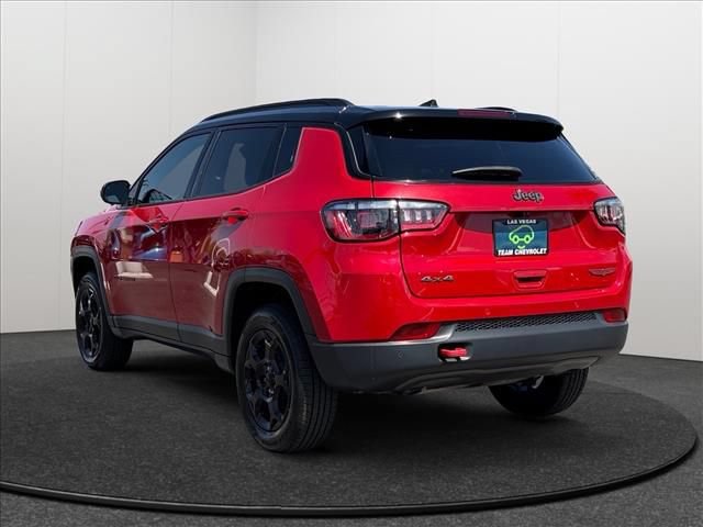 Used 2024 Jeep Compass Trailhawk AWD/4WD image 3