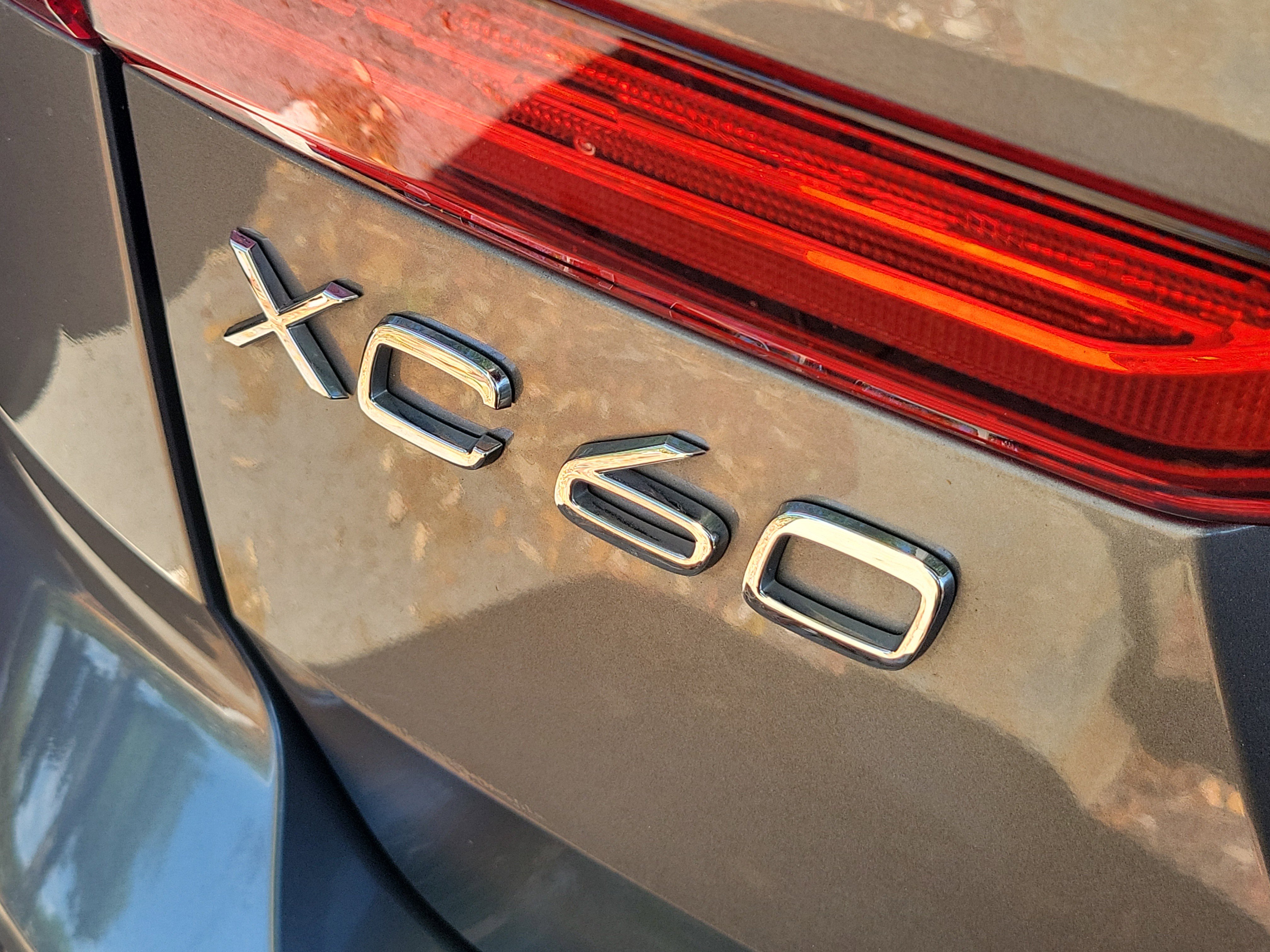 Used 2021 Volvo XC60 T5 Momentum image 6