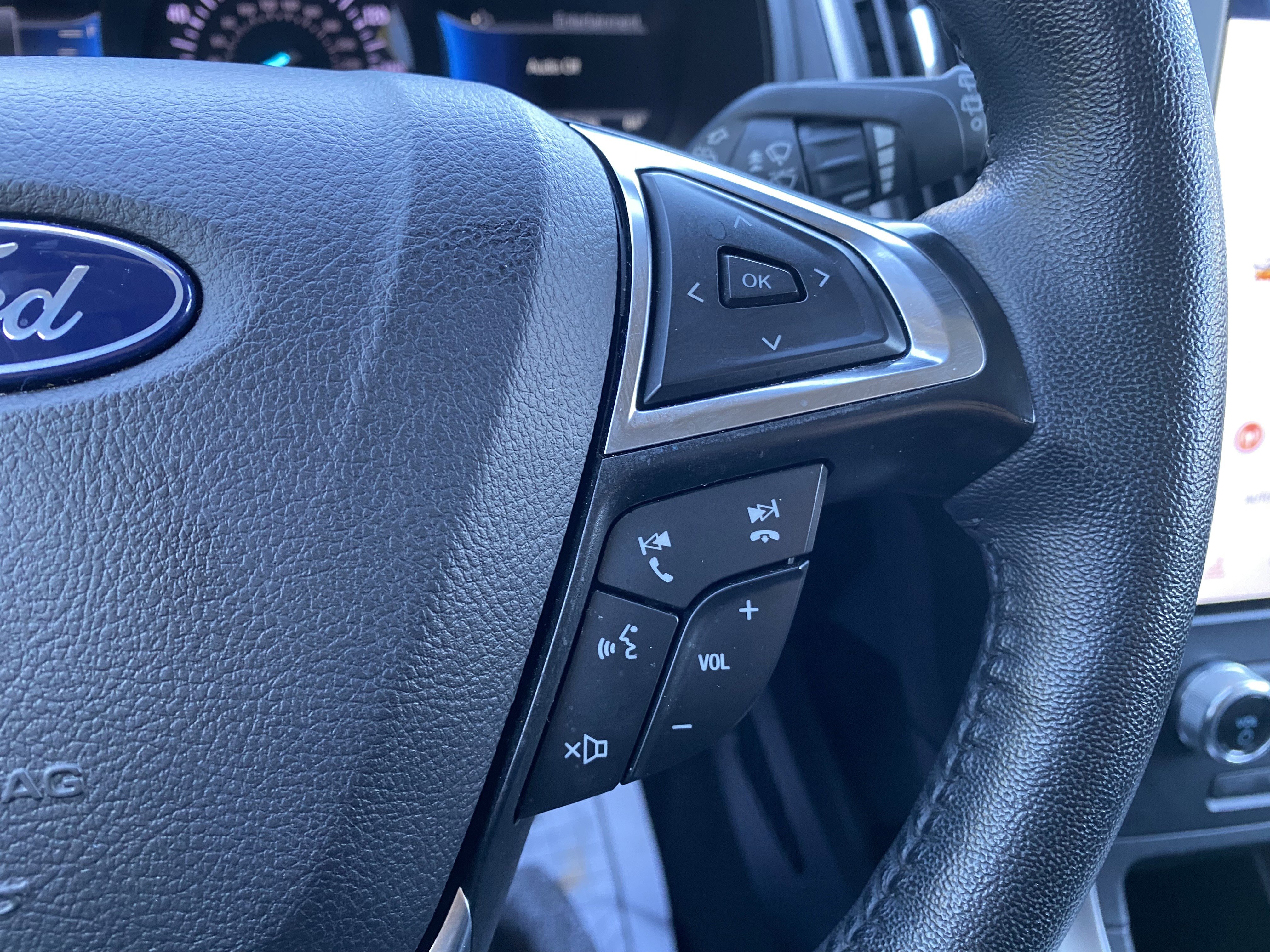 Used 2024 Ford Edge SEL image 20