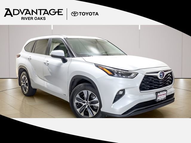Used 2024 Toyota Highlander XLE image 1