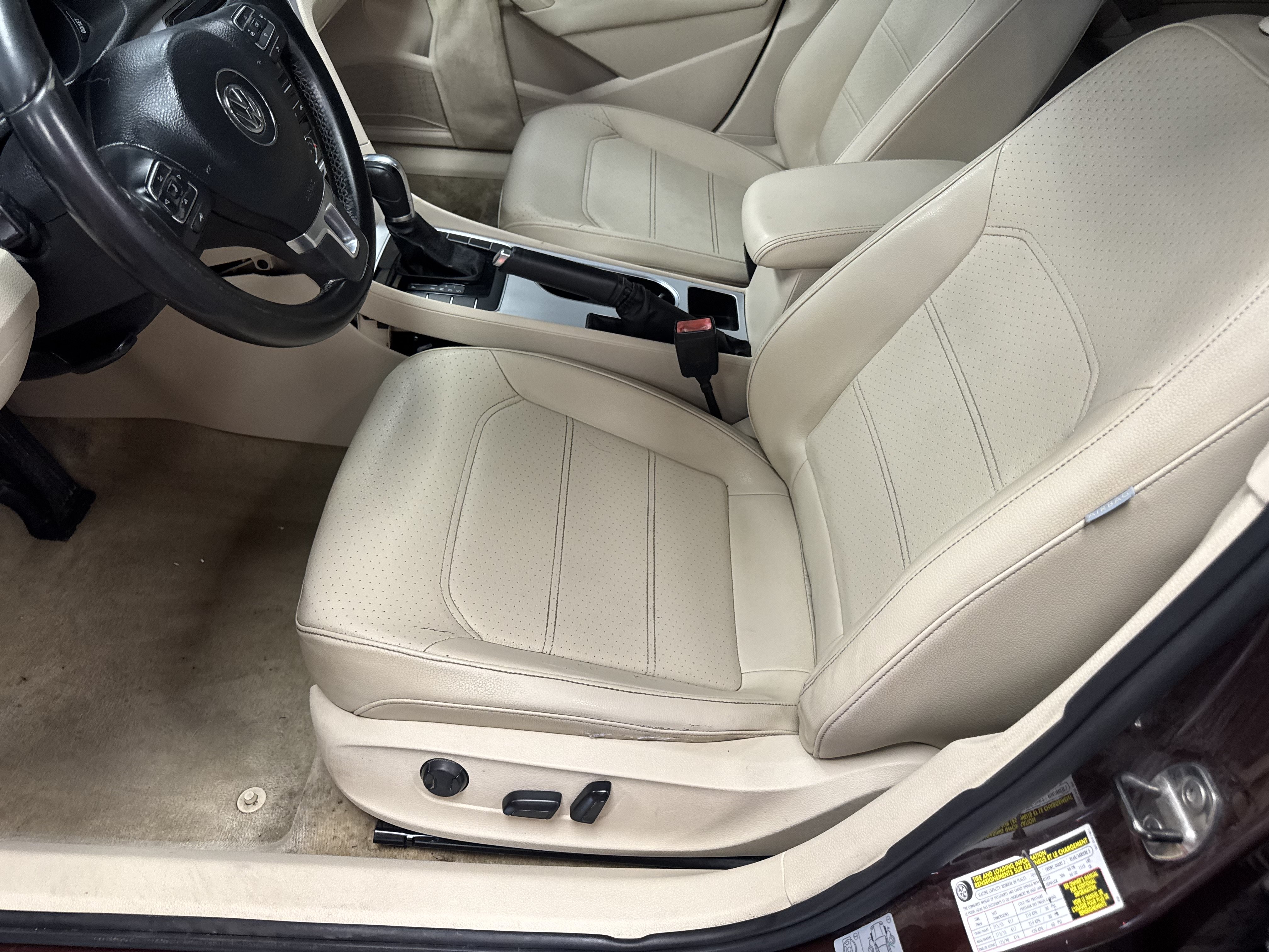 Used 2013 Volkswagen Passat 2.5 SE FWD image 6