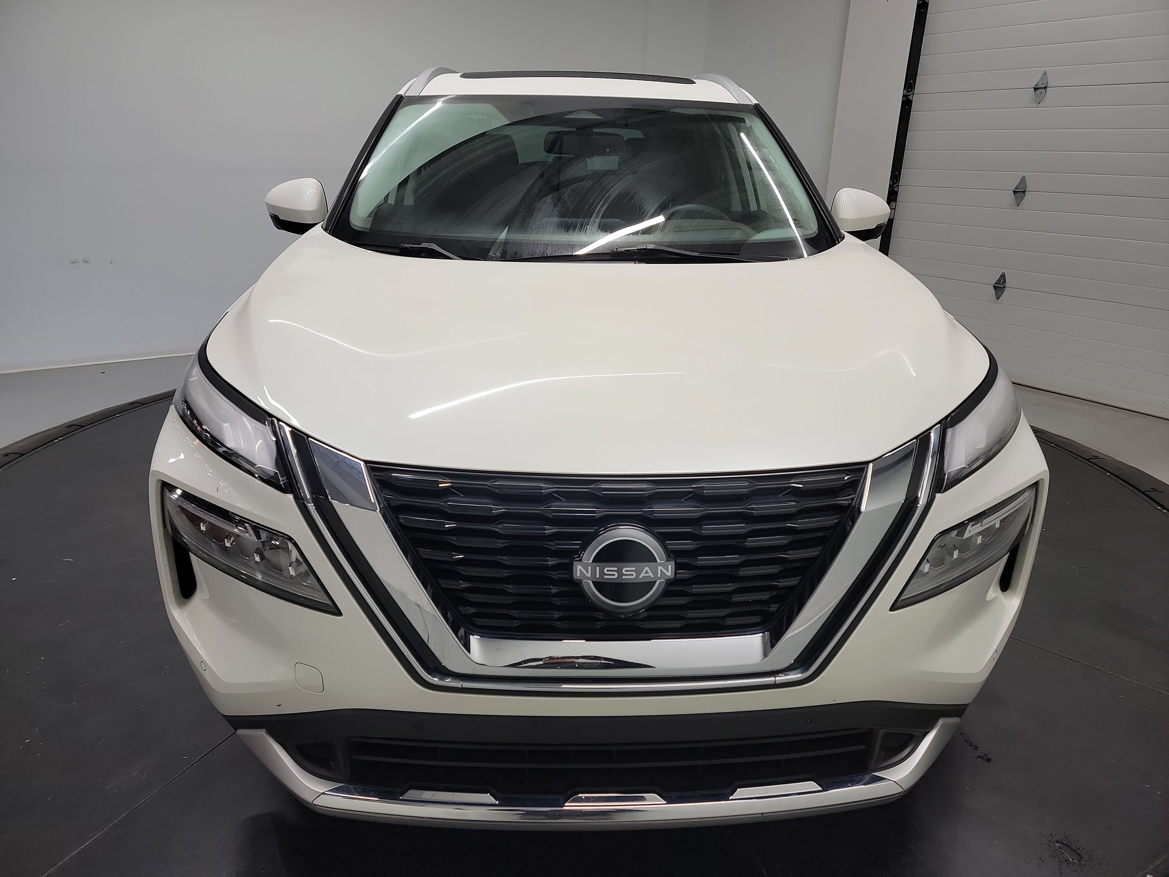 Used 2023 Nissan Rogue Platinum w/ Platinum Premium Package AWD/4WD image 2