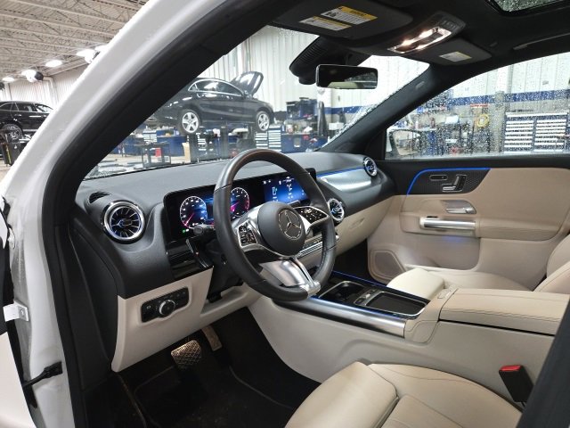Used 2025 Mercedes-Benz GLA 250 4MATIC image 3
