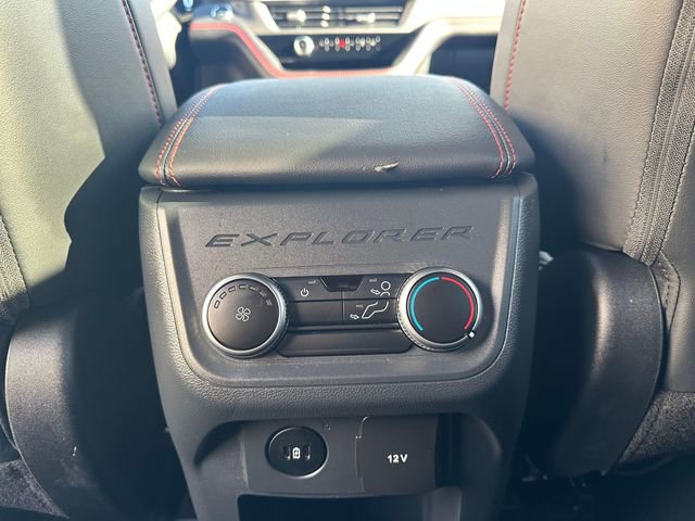 Used 2025 Ford Explorer ST-Line w/ ST-Line Street Pack image 13
