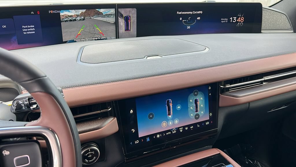 New 2026 Lincoln Navigator L Reserve AWD/4WD image 19