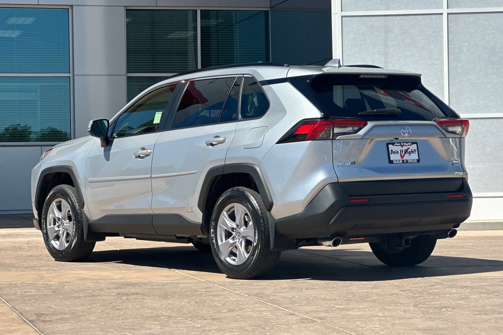 Used 2025 Toyota RAV4 XLE AWD/4WD image 6