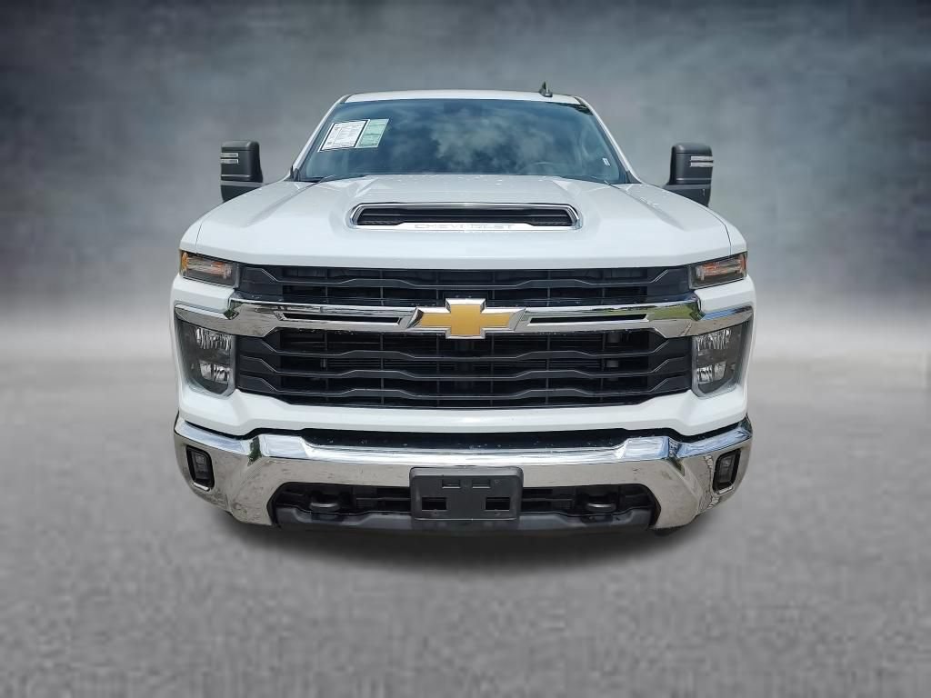 Used 2025 Chevrolet Silverado 2500 LT w/ Convenience Package AWD/4WD image 2