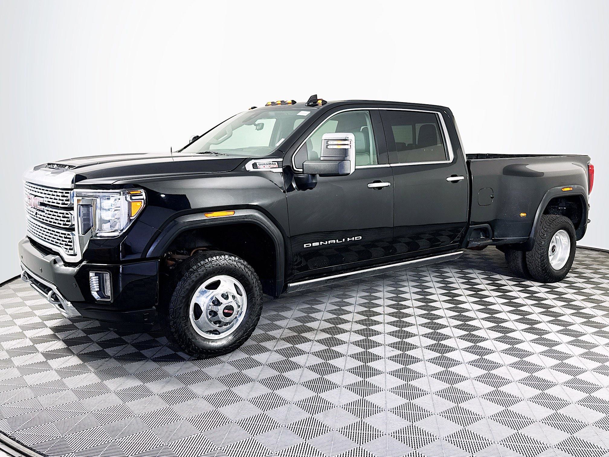 Used 2023 GMC Sierra 3500 Denali w/ Denali Ultimate Package image 4
