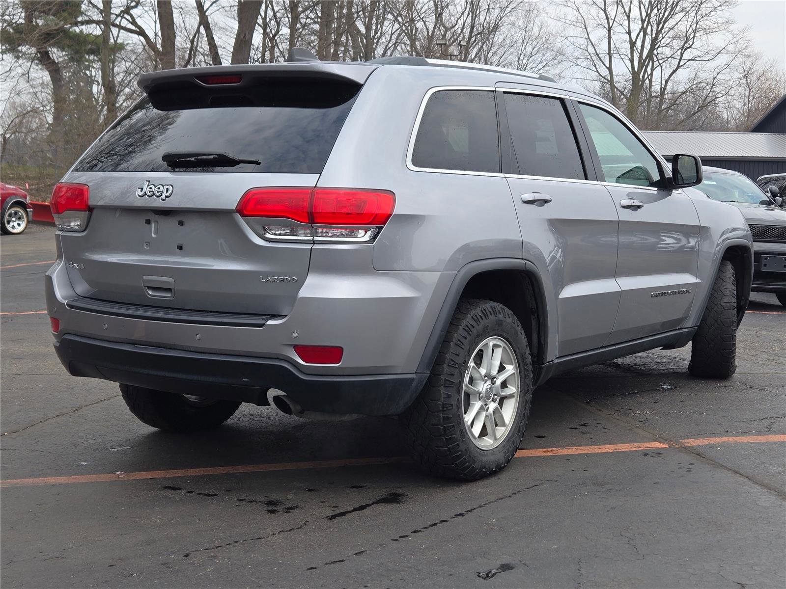 Used 2018 Jeep Grand Cherokee Laredo AWD/4WD image 10