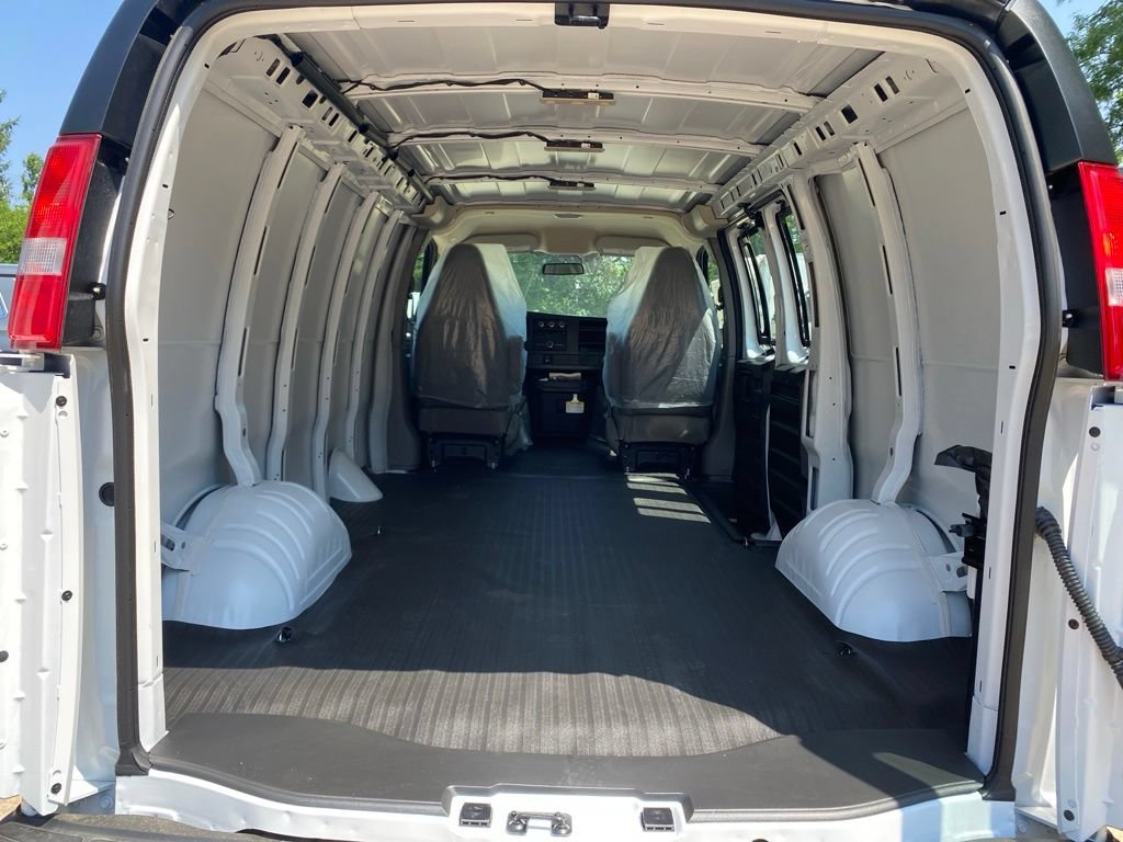 New 2026 Chevrolet Express 2500 w/ Driver Convenience Package RWD image 11