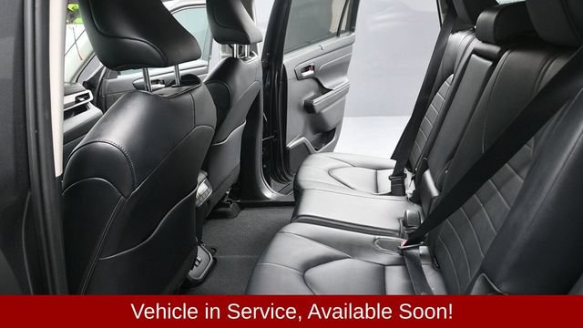 Used 2023 Toyota Highlander XLE AWD/4WD image 23
