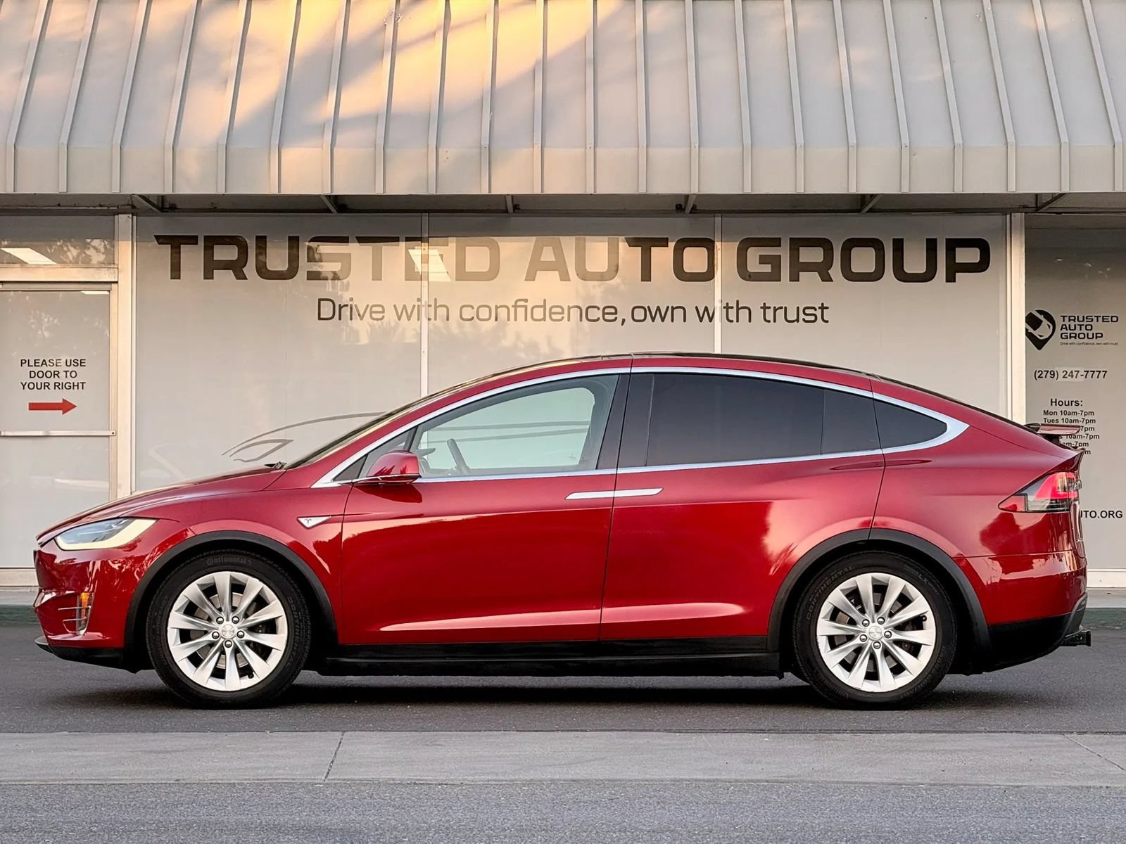 Used 2016 Tesla Model X 90D AWD/4WD image 5