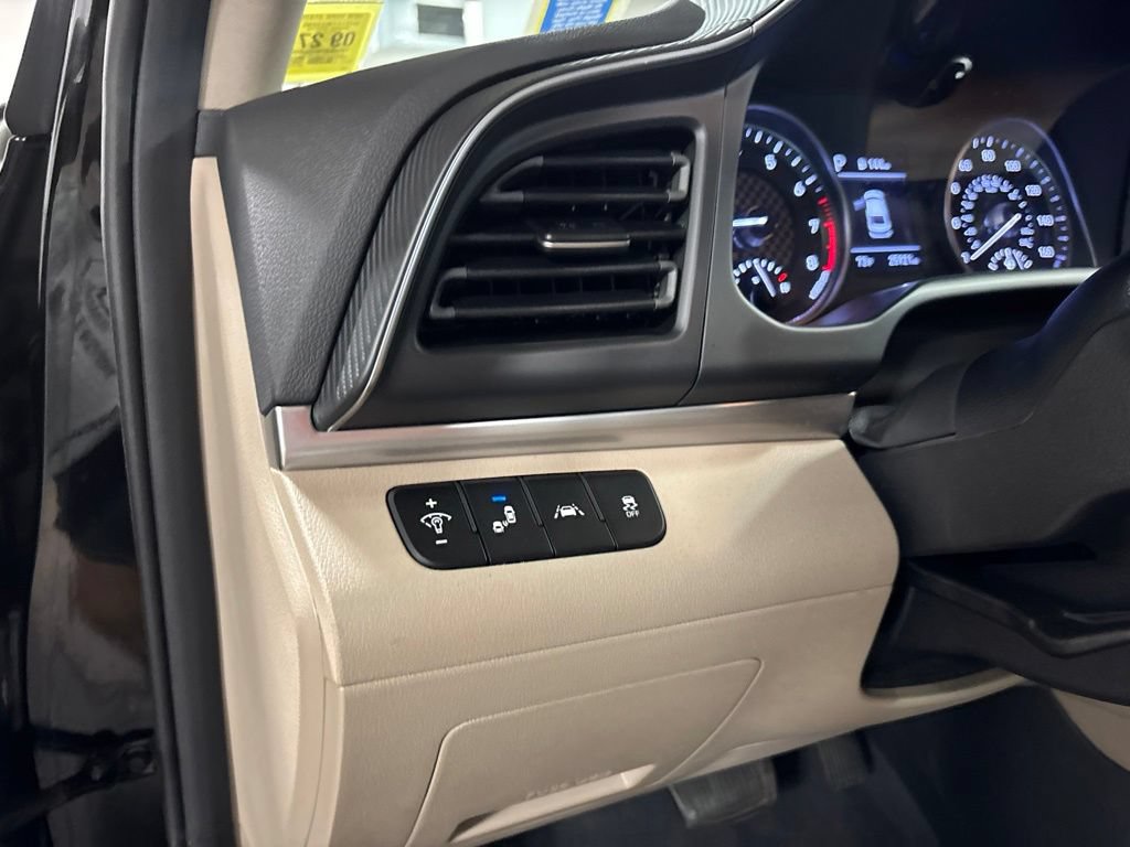 Used 2020 Hyundai Elantra SEL w/ Winter Weather Package FWD image 19