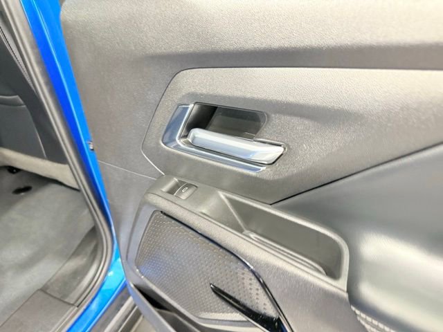 Used 2025 Chevrolet Silverado EV LT image 26