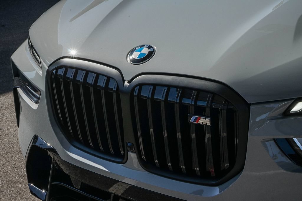 Used 2026 BMW X7 M60i AWD/4WD image 11