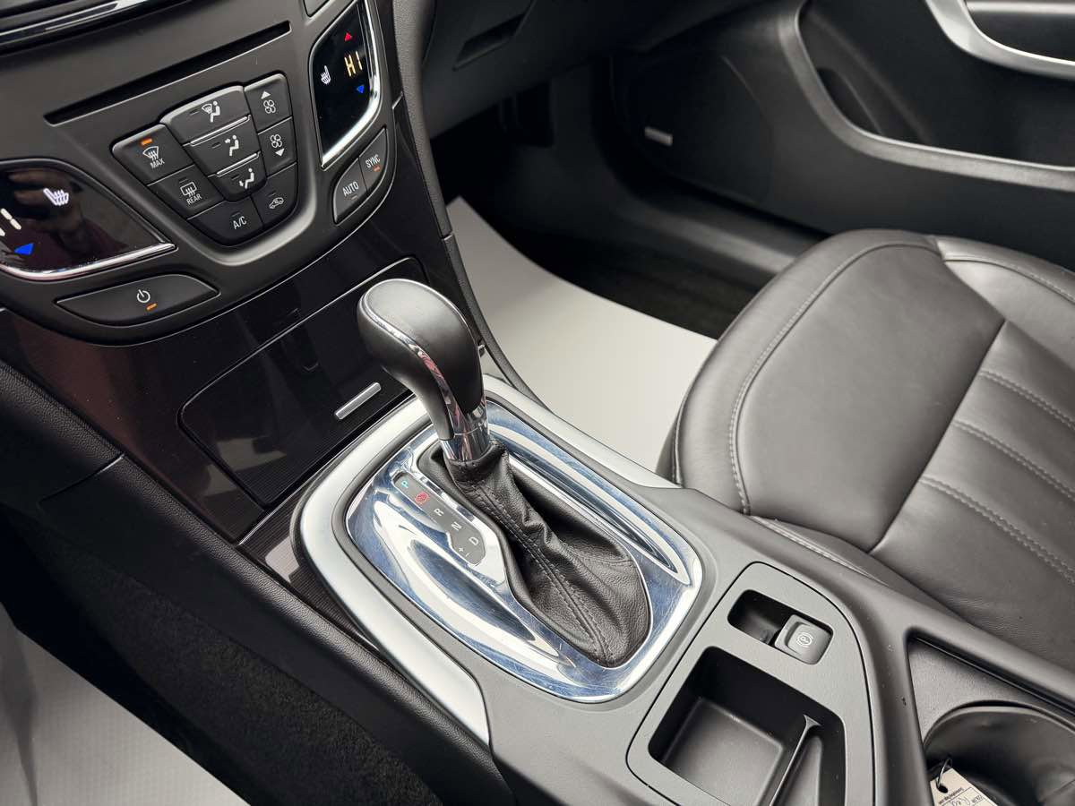 Used 2015 Buick Regal Premium w/ Driver Confidence Package #1 image 28