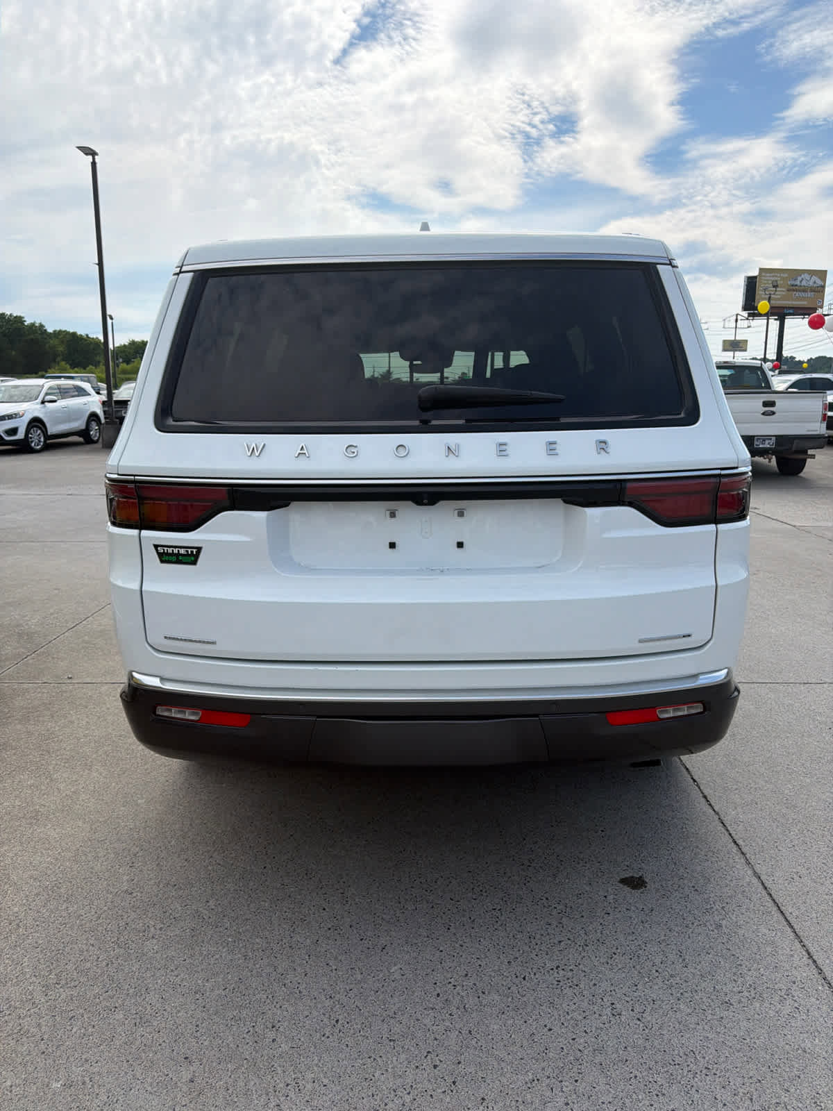 Used 2022 Jeep Wagoneer Series III w/ Premium Group I AWD/4WD image 8