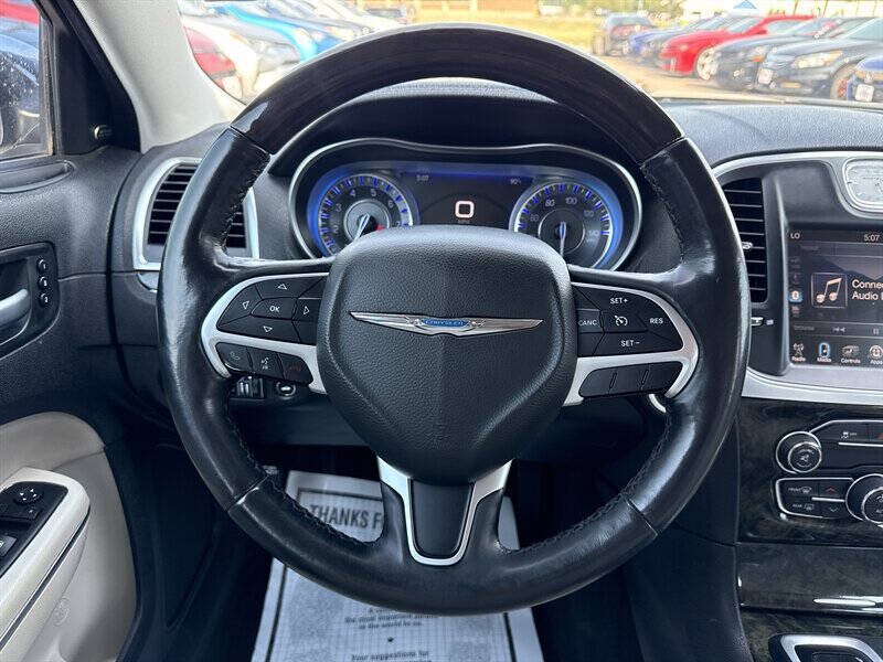Used 2015 Chrysler 300 C RWD image 25