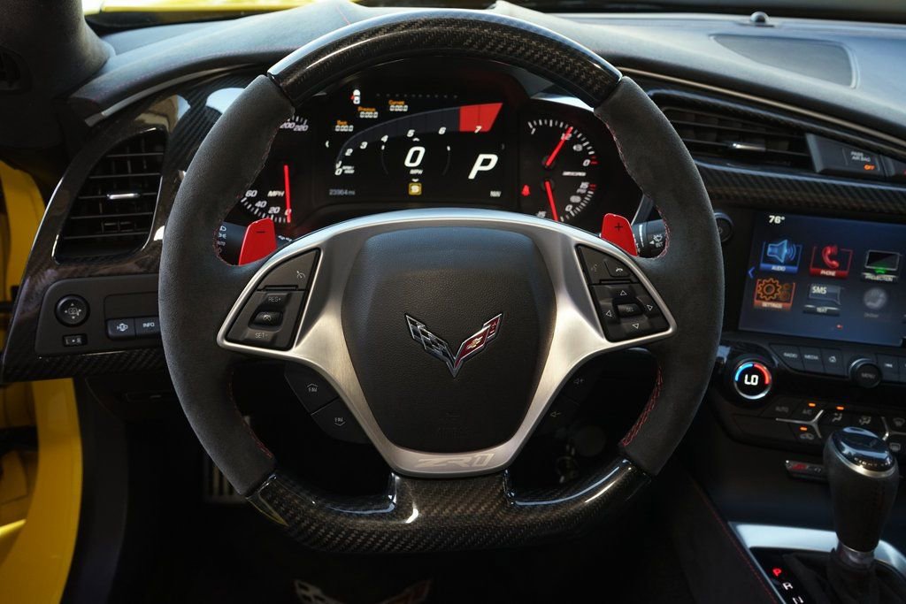 Used 2015 Chevrolet Corvette Z06 RWD image 18
