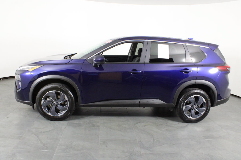Certified 2025 Nissan Rogue SV FWD image 12