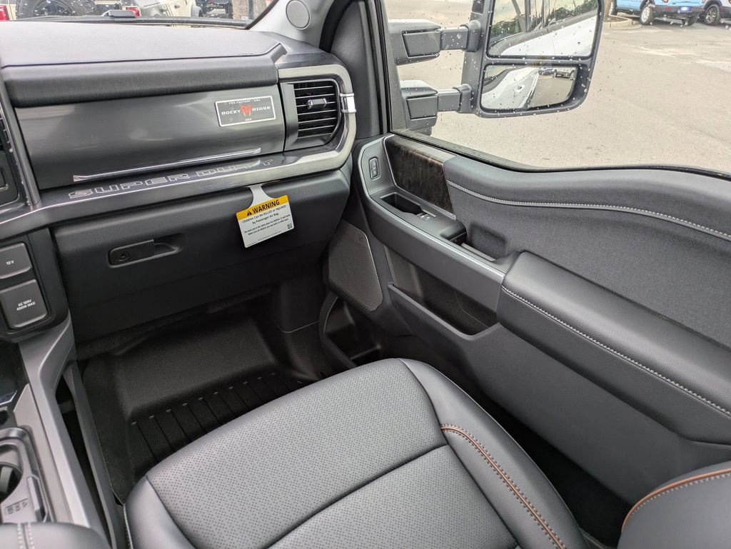 New 2026 Ford F250 Lariat w/ Black Appearance Package AWD/4WD image 19