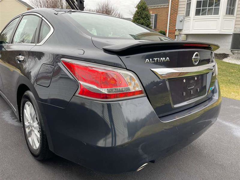 Used 2014 Nissan Altima 2.5 S w/ Sport Value Package image 32