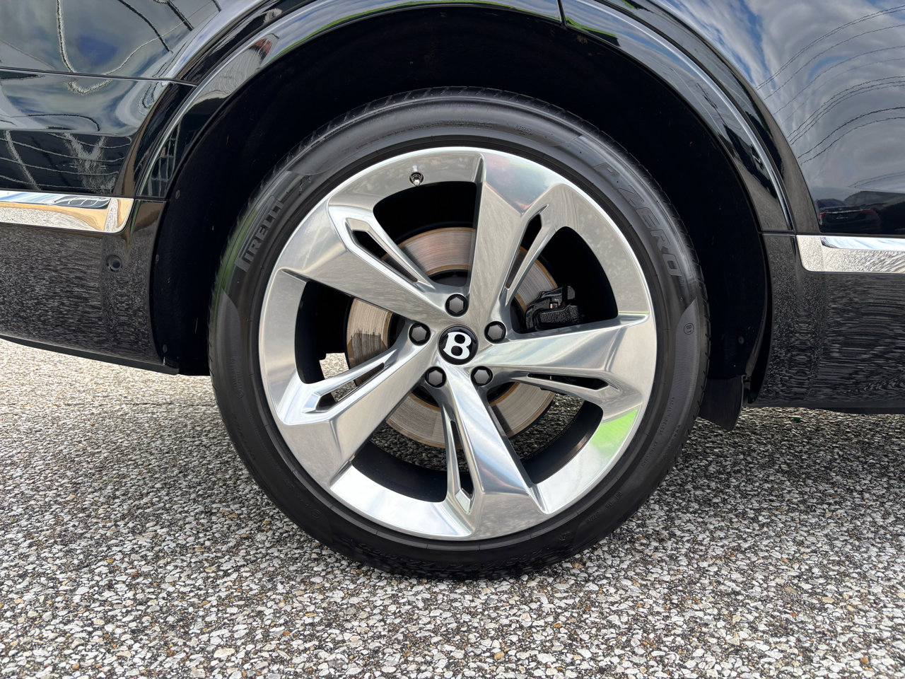 Used 2018 Bentley Bentayga Mulliner image 40