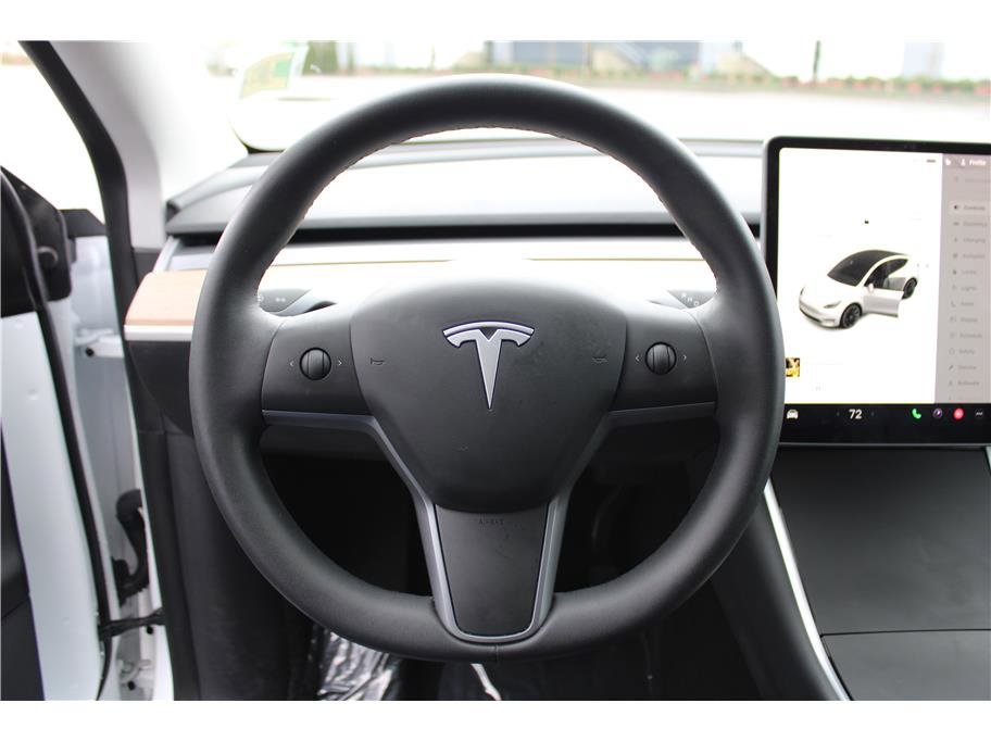Used 2020 Tesla Model Y Long Range image 16