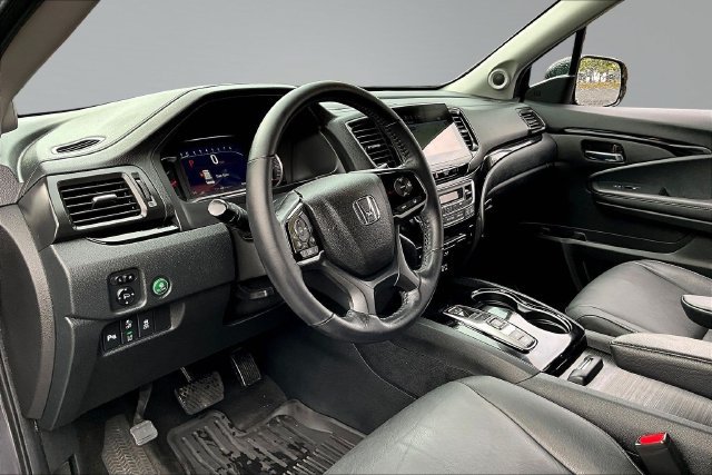 Used 2022 Honda Pilot Touring image 17