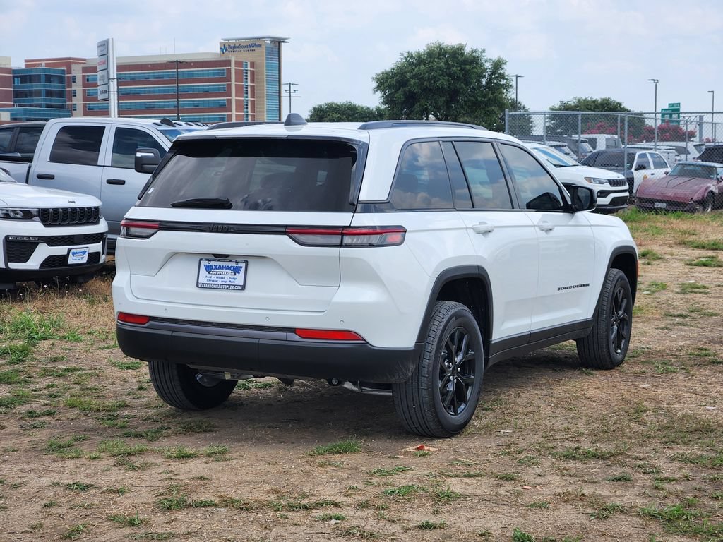 New 2026 Jeep Grand Cherokee Altitude RWD image 4