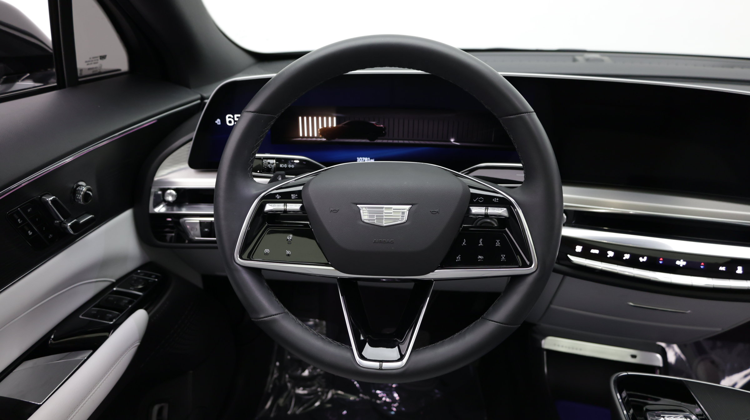 Used 2024 Cadillac Lyriq Luxury RWD image 32