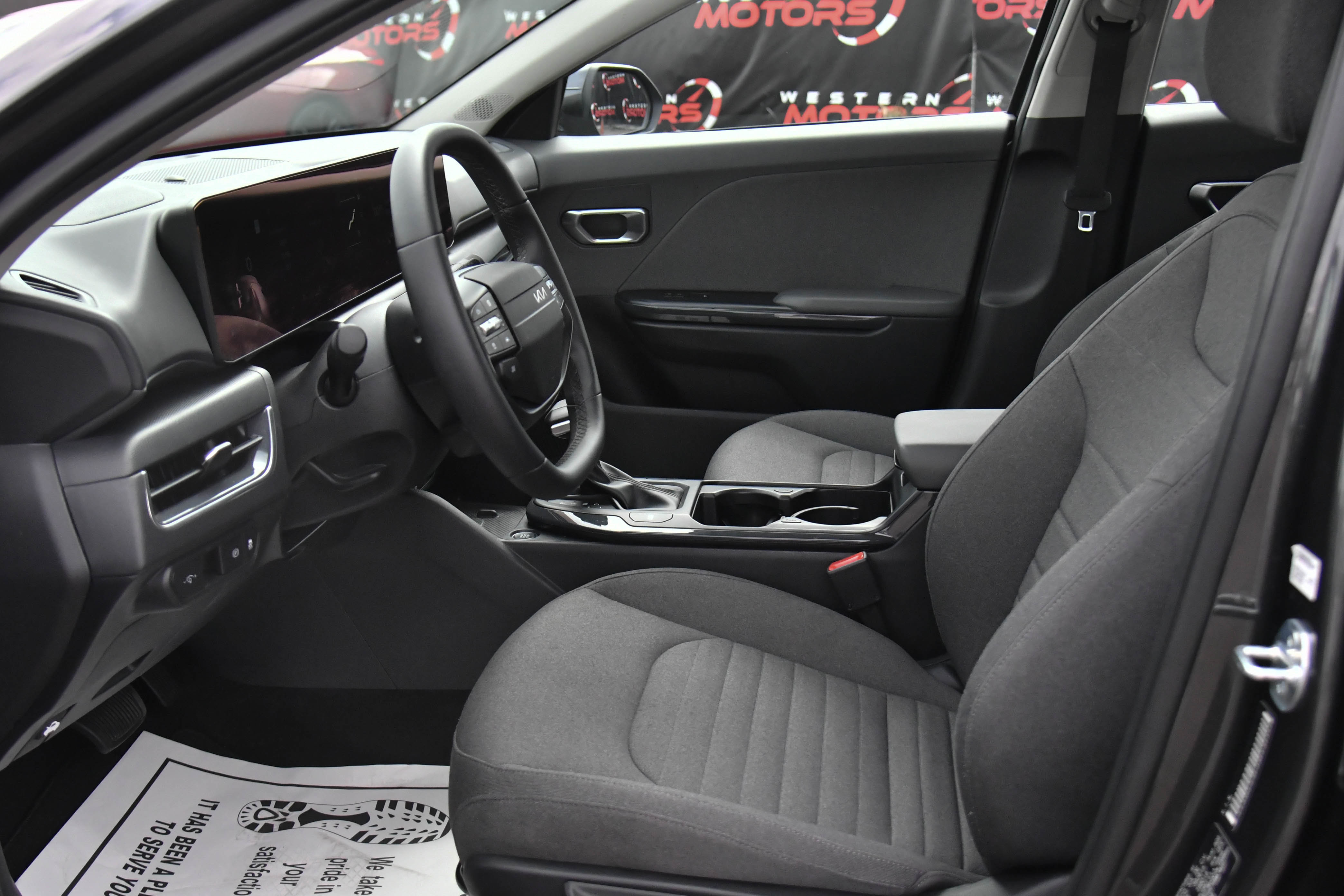 Used 2025 Kia K4 EX image 16