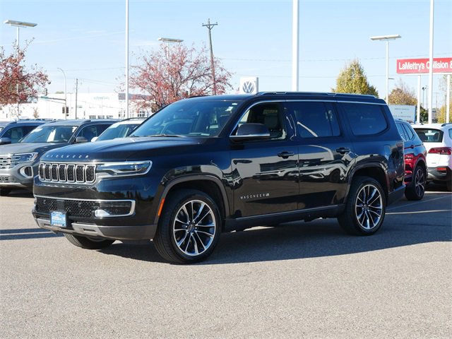 Used 2022 Jeep Wagoneer Series III w/ Premium Group I image 3