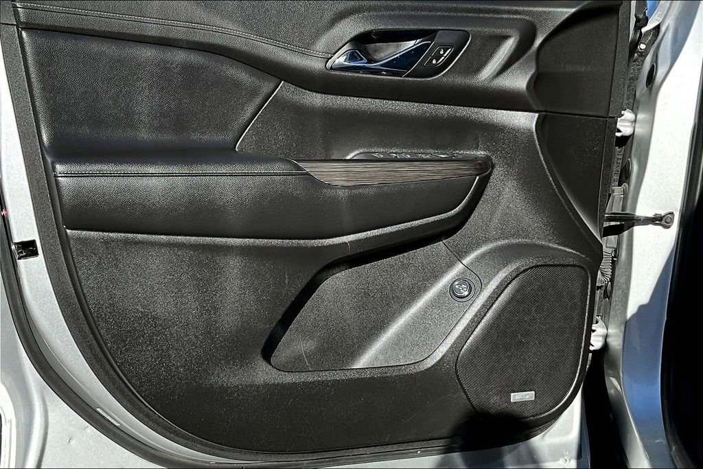 Used 2019 GMC Acadia SLT image 18