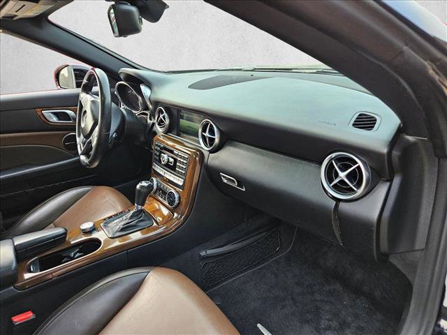 Used 2015 Mercedes-Benz SLK 350 image 22