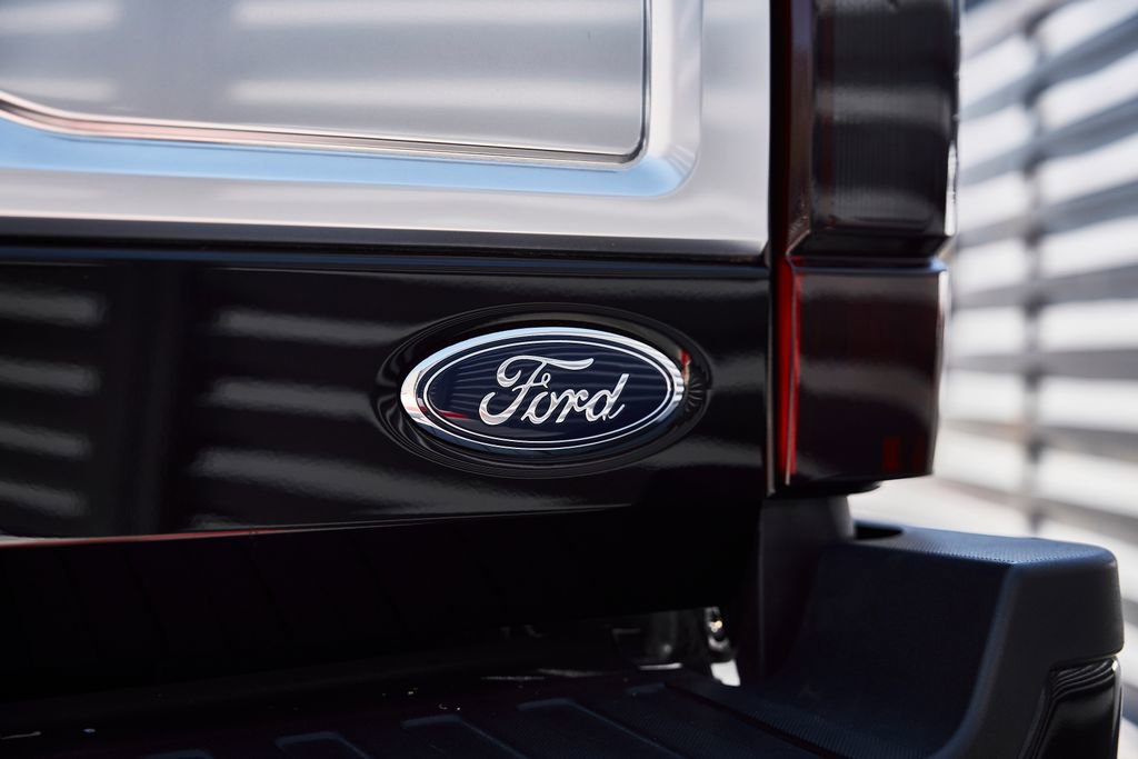 Used 2022 Ford F450 Limited w/ FX4 Off-Road Package AWD/4WD image 15