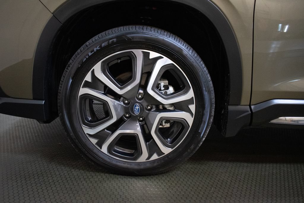 Certified 2026 Subaru Ascent Limited AWD/4WD image 9