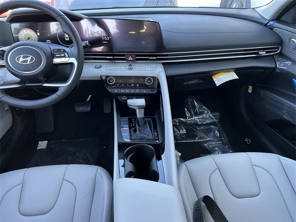 New 2025 Hyundai Elantra Limited image 5