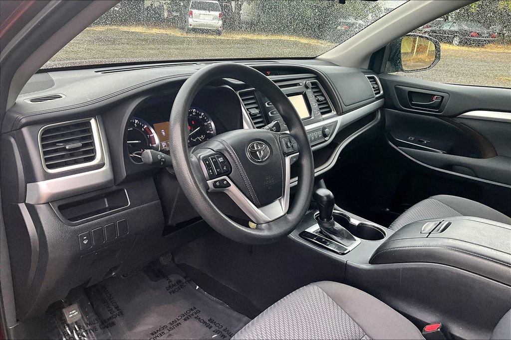 Used 2014 Toyota Highlander LE FWD image 18