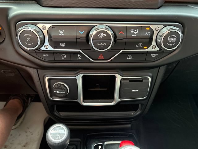 Used 2022 Jeep Gladiator Sport AWD/4WD image 16