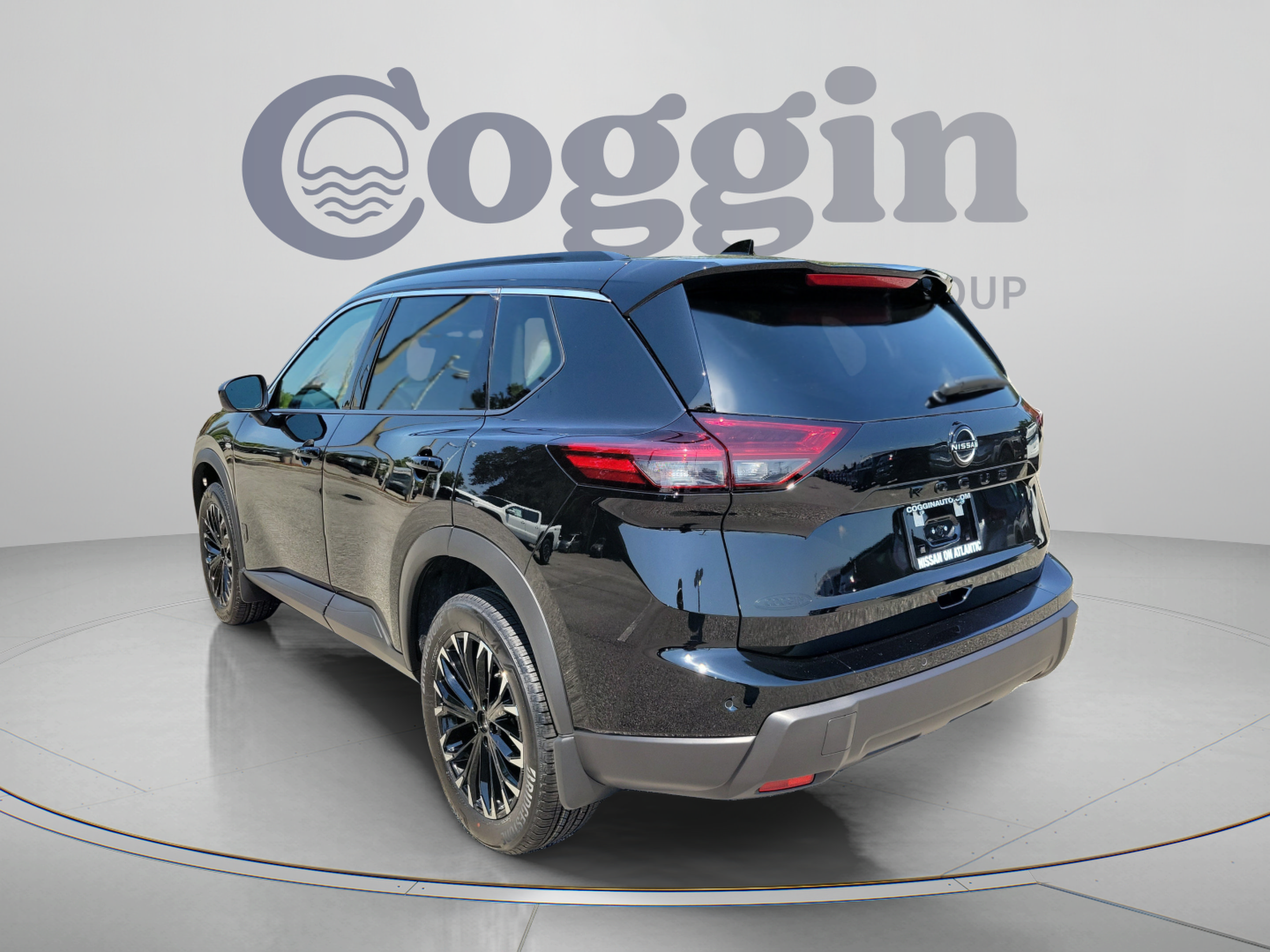 New 2026 Nissan Rogue Dark Armor FWD image 3