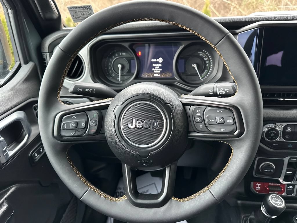 Used 2024 Jeep Wrangler Unlimited AWD/4WD image 26