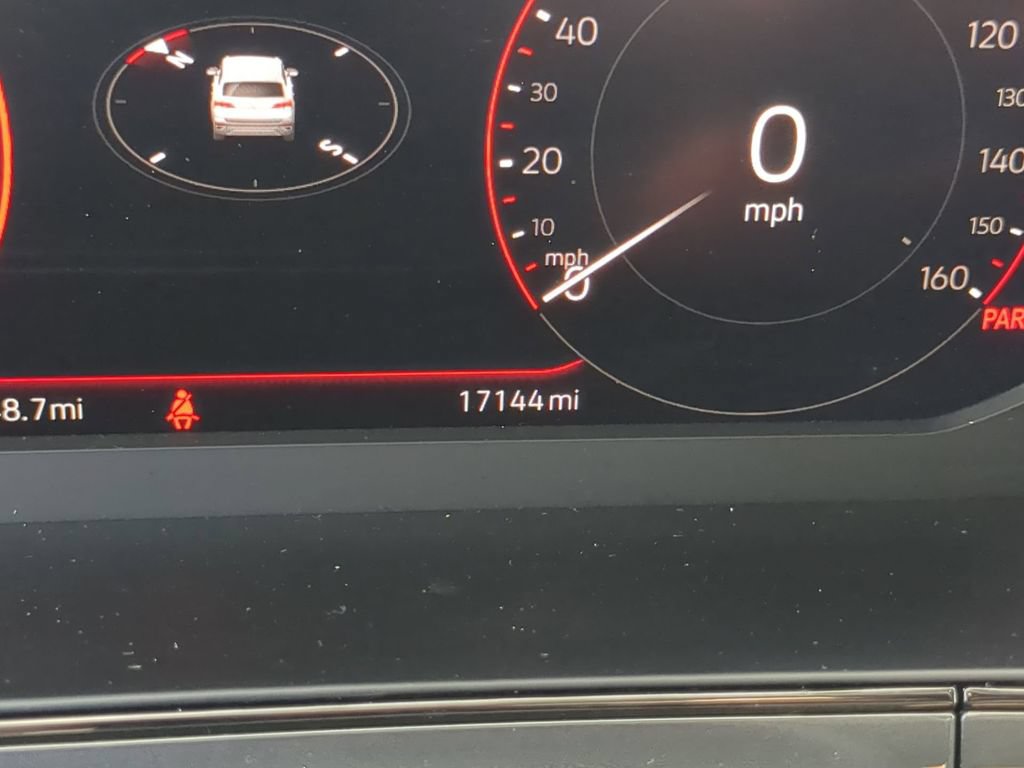 Certified 2023 Volkswagen Taos SEL AWD/4WD image 35