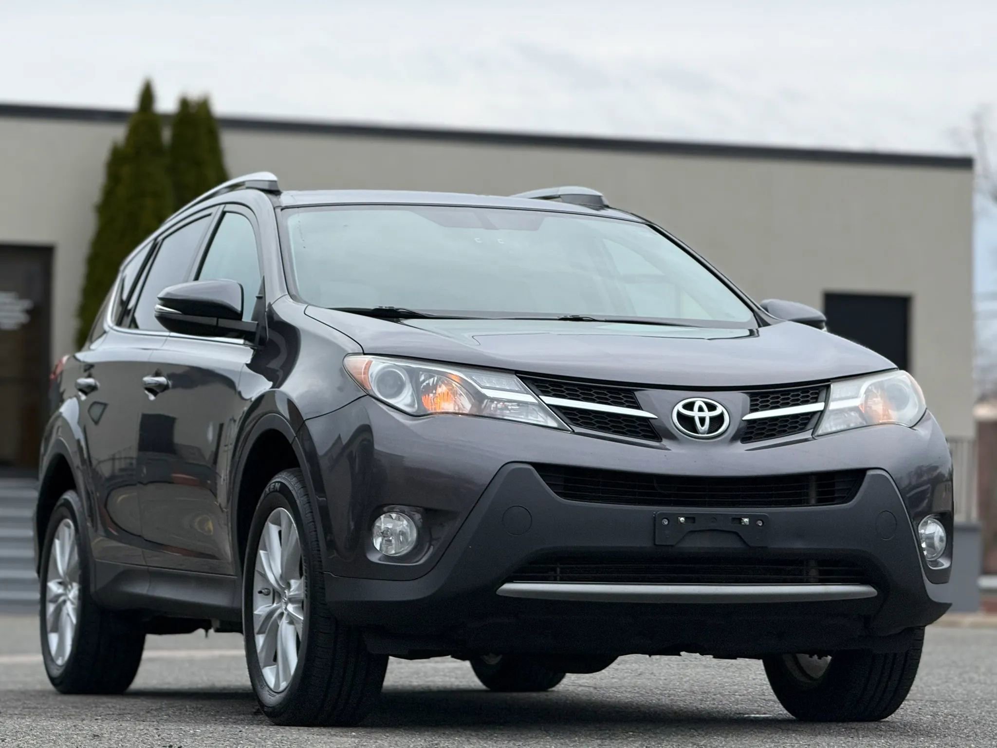 Used 2015 Toyota RAV4 Limited image 2