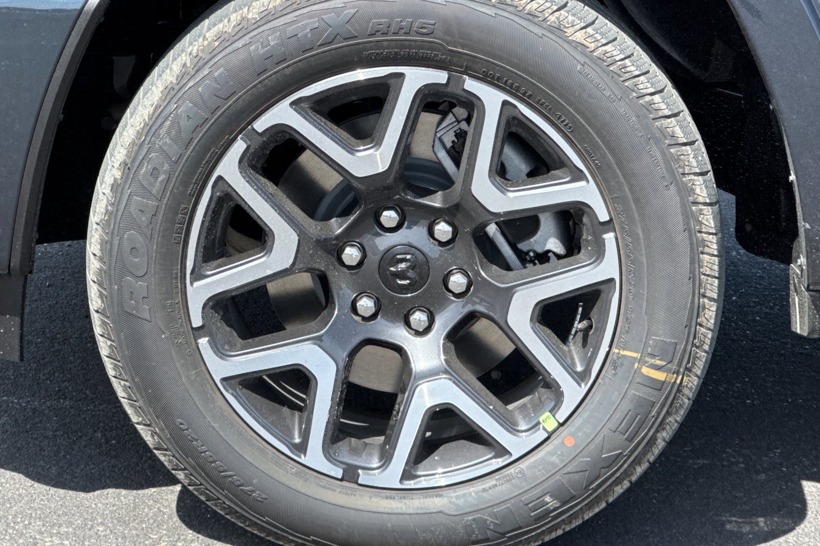 New 2026 RAM 1500 Laramie AWD/4WD image 24