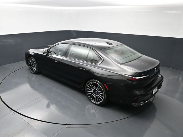 Used 2025 BMW 760i xDrive w/ Executive Package AWD/4WD image 18
