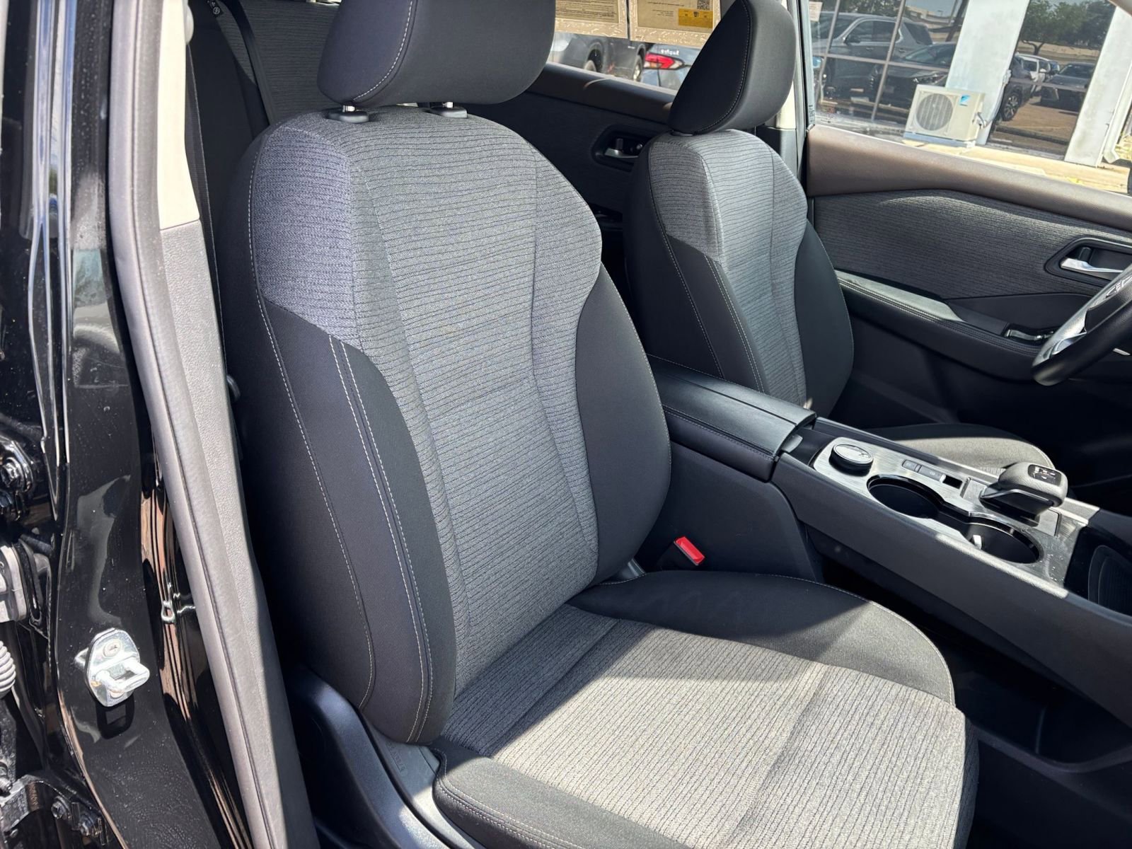 Used 2023 Nissan Rogue SV AWD/4WD image 37