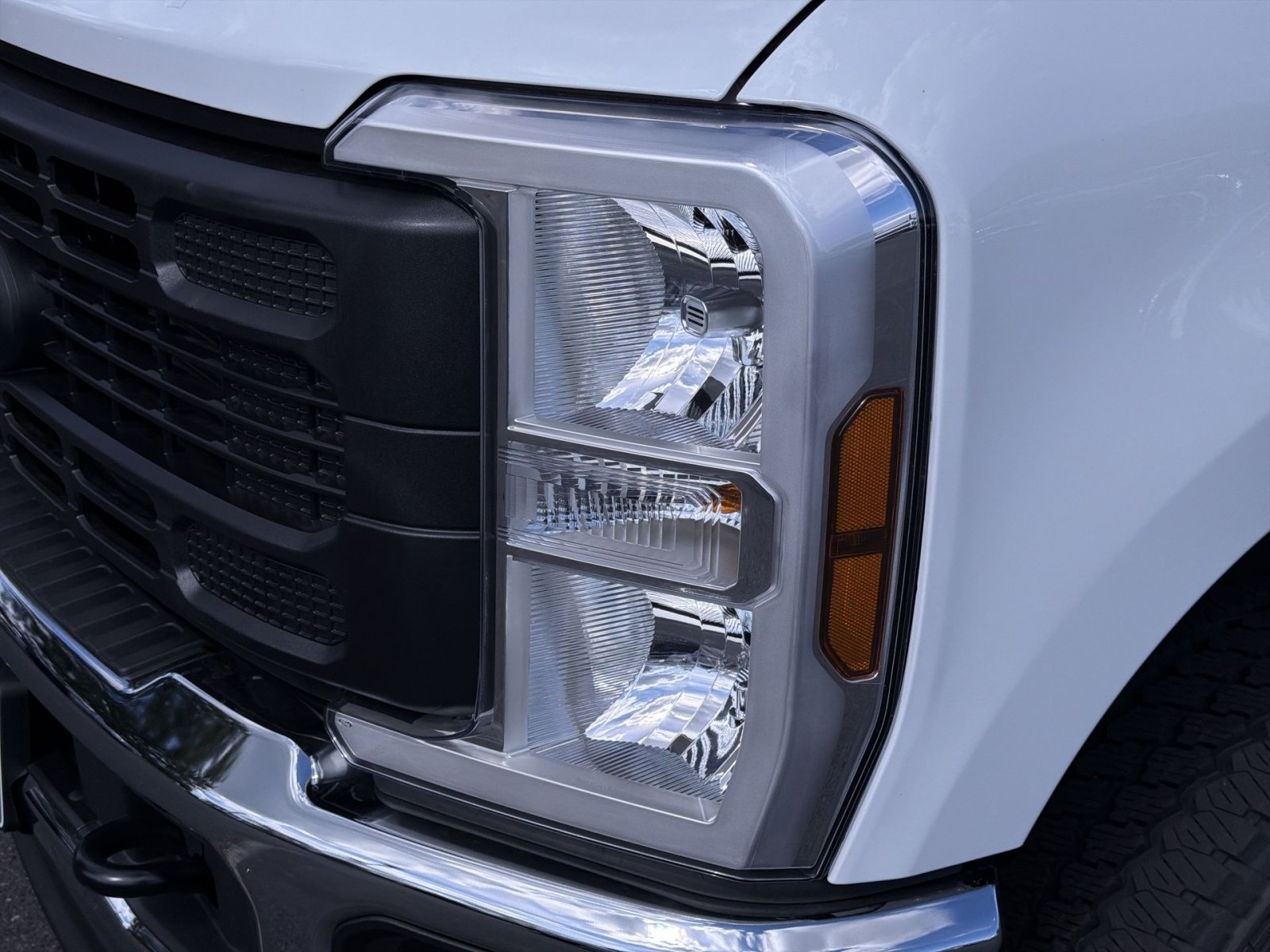New 2027 Ford F350 XL w/ FX4 Off-Road Package AWD/4WD image 13