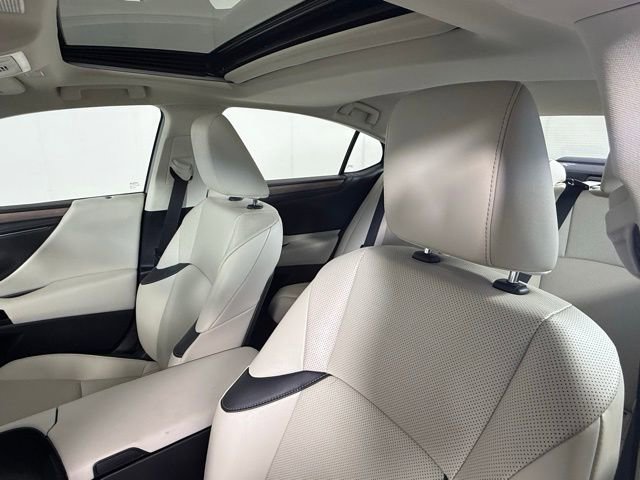 Certified 2025 Lexus ES 300h 300h w/ Premium Package image 7